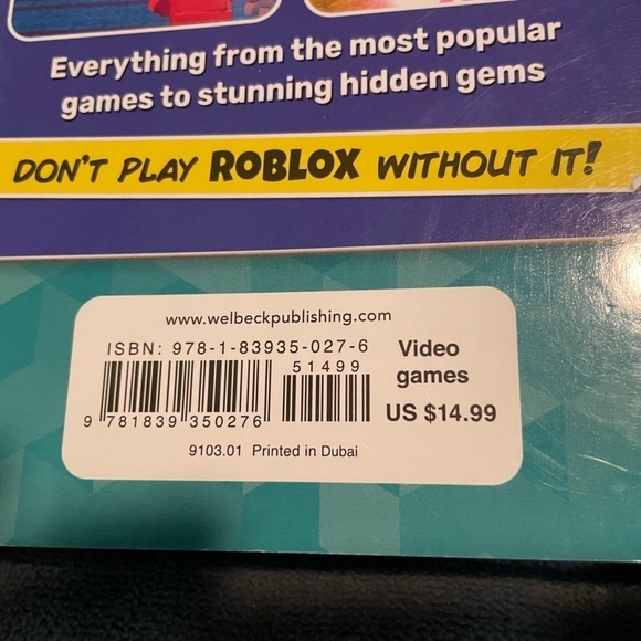 Roblox ultimate guide collection (3books) and The Best Roblox Games Ever book. - Picture 4 of 9